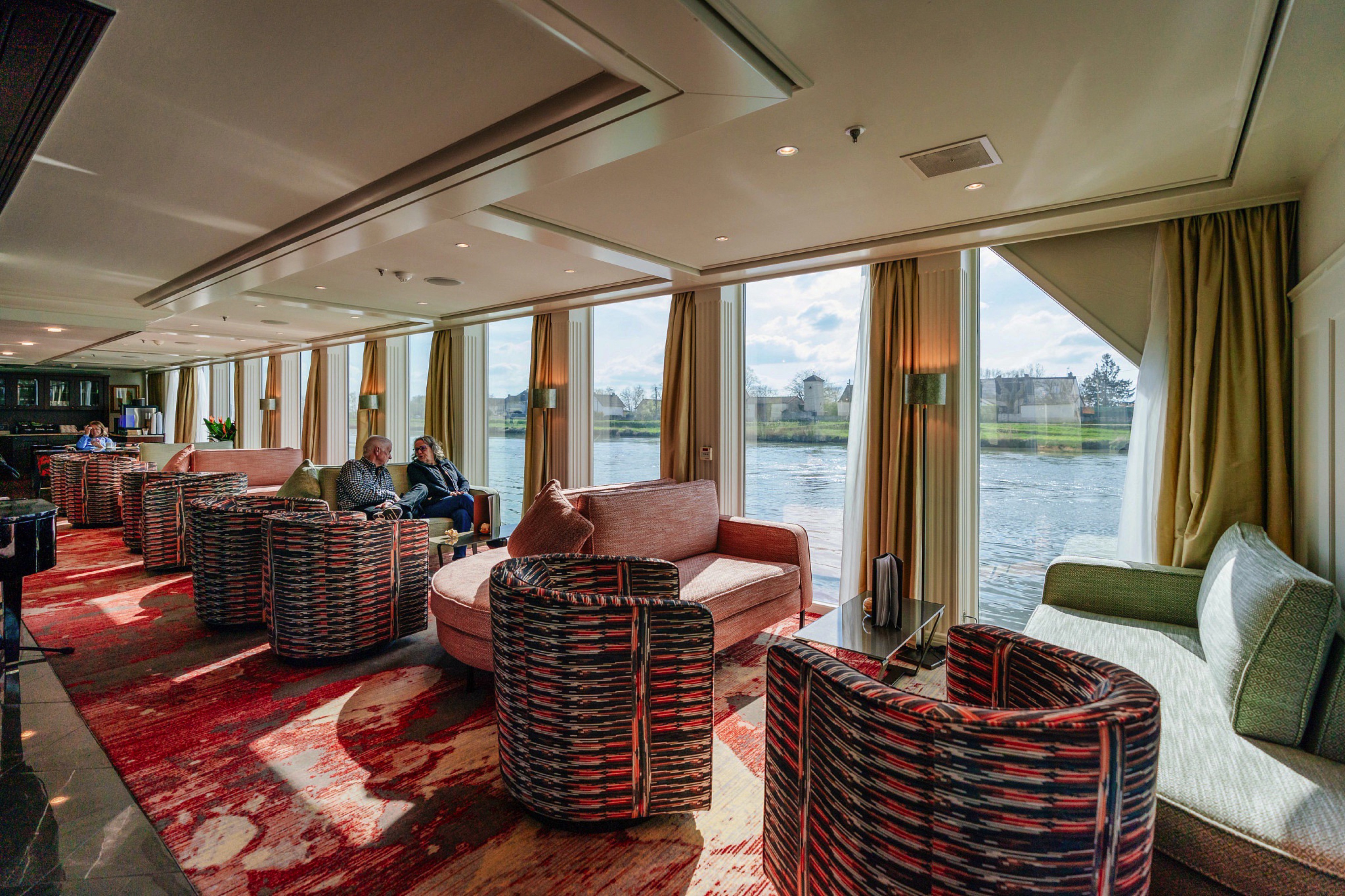 AmaCello - Main Lounge & Bar